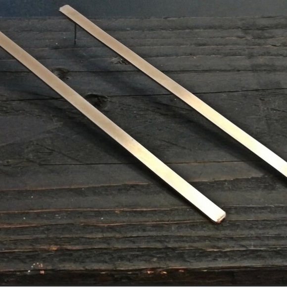 Gorgeous statement earrings 💕 - Picture 3 of 4